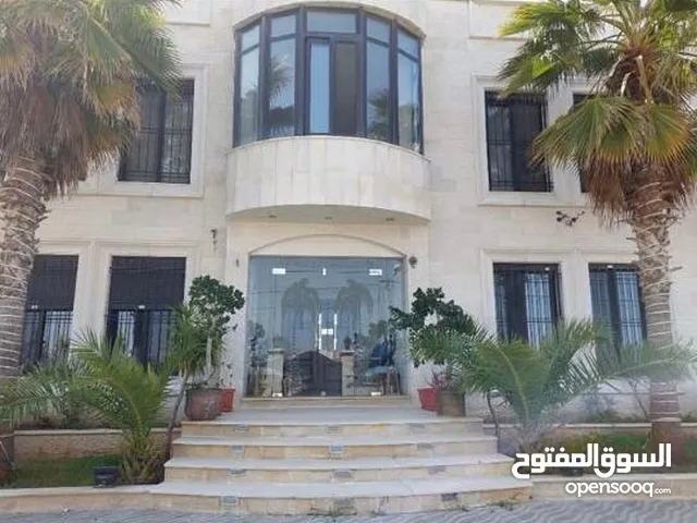 210 m2 3 Bedrooms Apartments for Sale in Salt Al Balqa'
