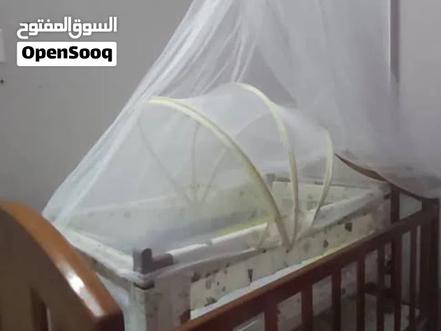 سرير اطفال للبيع