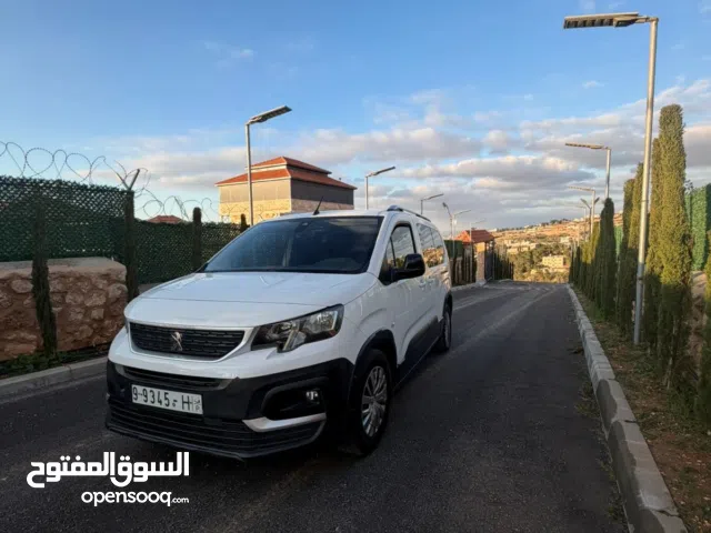 بيجو ريفتر 2021