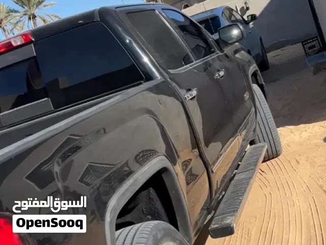 إطارات GMC  للبيع مع ديسكوا حالة ممتازه ديسكوا 22