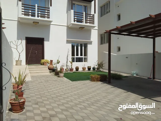 3Me1Modern style townhouse 4BHK villas for rent in Sultan Qaboos City