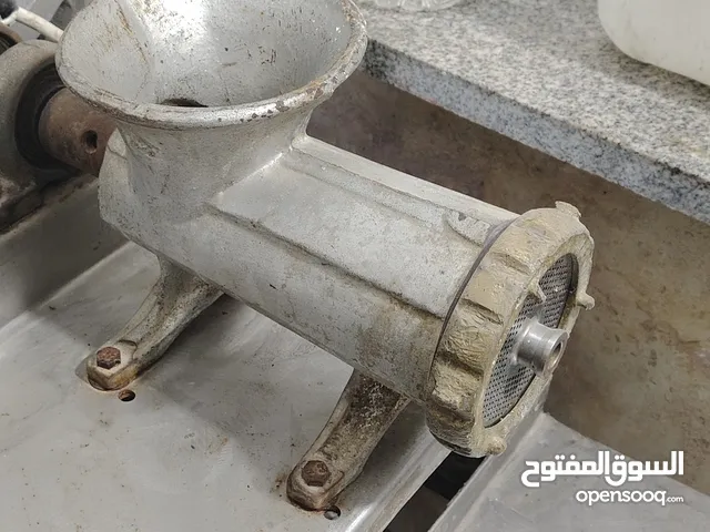 ماكينه طحن فلافل مقاس 32 بحاله جيده جدا