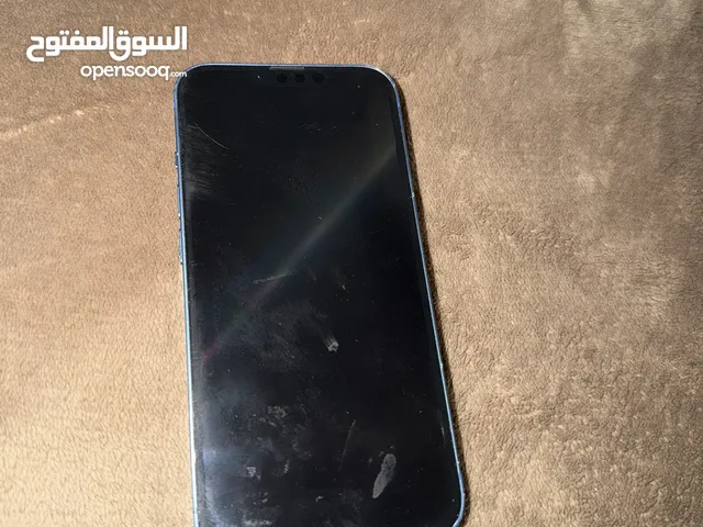 ايفون 13 بحالة ممتازة مش مفتوح ولا مغير اشي بس قحوط بسيطة جدا بطارية 74