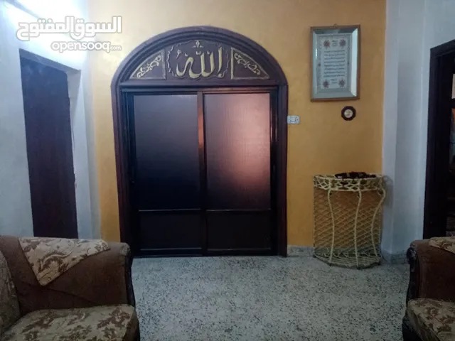 85 m2 4 Bedrooms Apartments for Sale in Amman Jabal Al Zohor