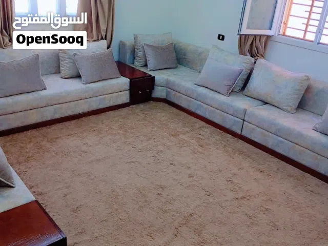 صالون شبه جديد للبيع