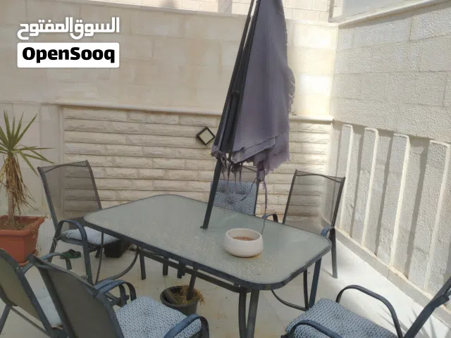 طاولة خارجية للبيع
