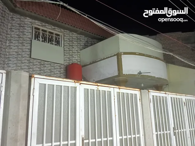 شقه طابق أول منفصله مدخل وكراج غرفة نوم وديوانيه كبيره وهول ومطبخ وسطح منفصل ايجار شهري كوت ثوين