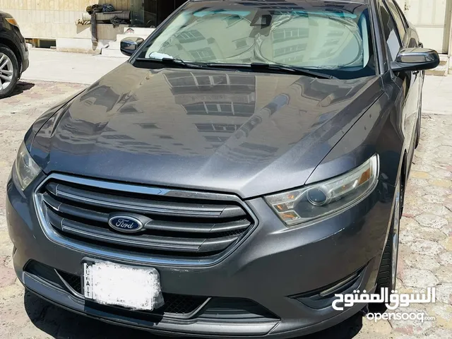 Ford Taurus limited full option 2014