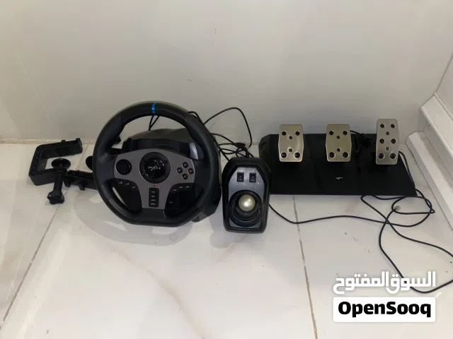 طقم قيادة ألعاب سباقات للكمبيوتر أو أجهزة الألعاب