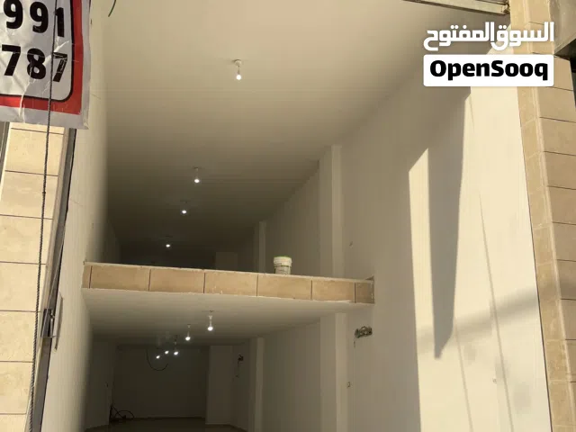 محلات على دوار نابلس الجديدة موقع حيوي