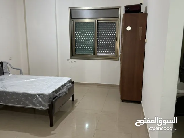 استوديو لطالبة او موظفة