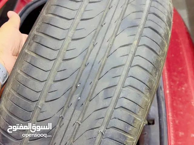 اثنين دوائر بحالة ممتازة T
