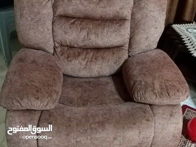 كرسي ريكلاينر هزاز دوار بسكر وبفتح مستعمل نظيف بحالة الوكالة جميل جدا ومريح