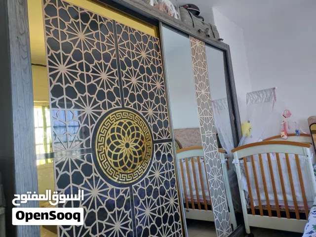 للبيع غرفة نوم بحالة ممتازة