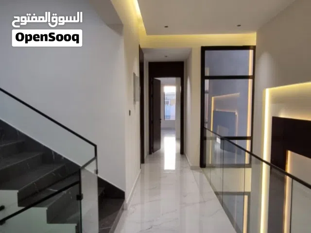 380 m2 5 Bedrooms Villa for Sale in Muscat Al Mawaleh