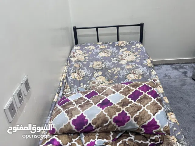 للبيع اسرة وموكيت