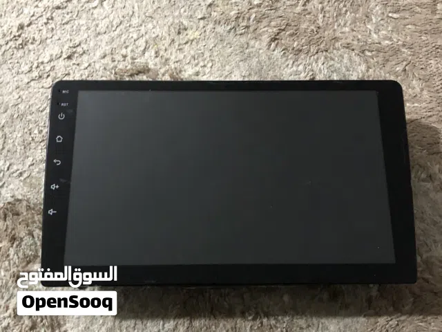 شاشه سياره تتش فيها فصل فجاة ما الها عندي فتره مطلوب فيها 10 نهائي