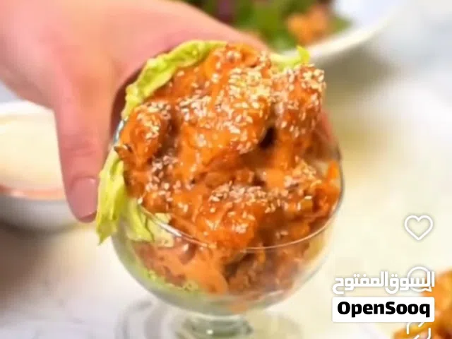 مطعم ماكولات شرقيه و بحريه يعمل بشكل جيد للبيع بداعي السفر بسعر مغري جدا