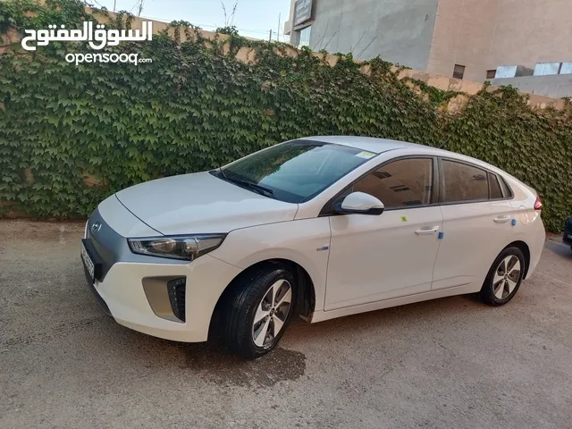 هيونداي ايونيك 2018 لؤلؤي كهرباء بصمه عداد اصلي 16 الف فحص كامل7جيد جمرك جديد