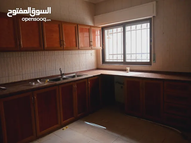 شقه فارغه للايجار في الجبيهه حي الريان طابق شبه ارضي وليست تسويه قرب الخدمات