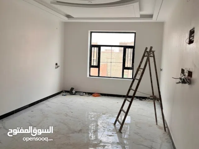 700 m2 4 Bedrooms Apartments for Rent in Sana'a Asbahi
