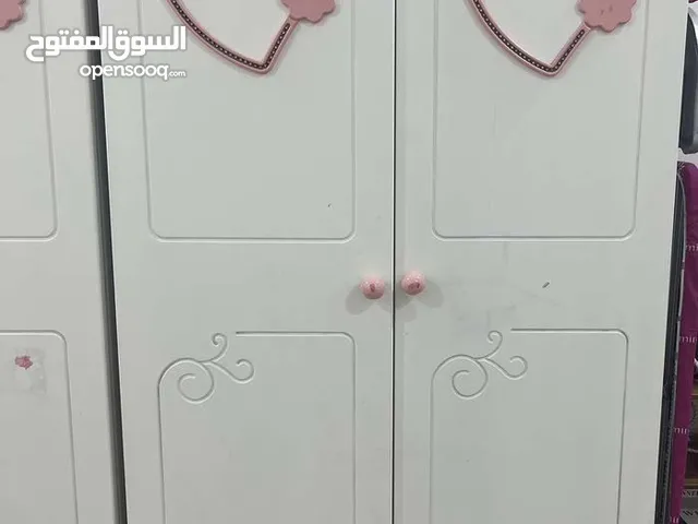 كنتوووور تركي ابيض بناتي بابين للبيع نظيف مابي كسر وجرباية بيها كاروك هزاز