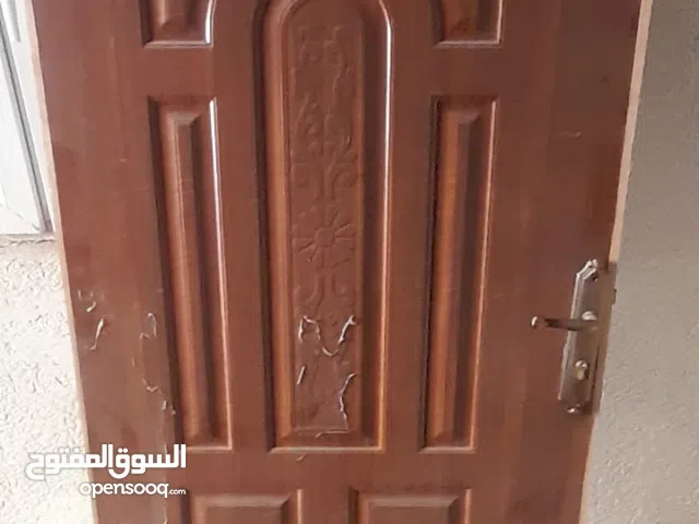 باب خشب جديد