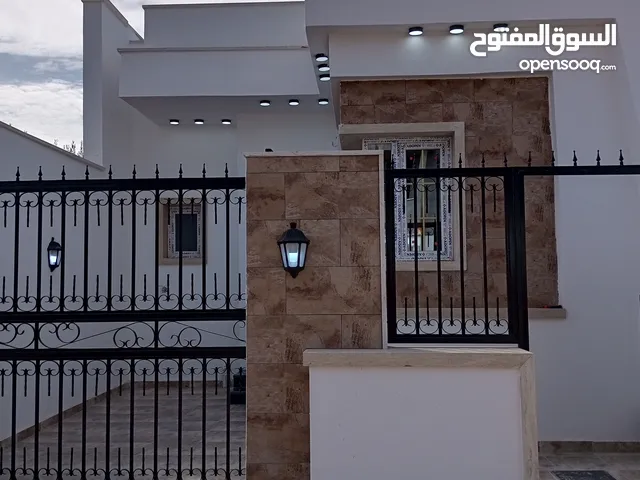 104 m2 3 Bedrooms Townhouse for Sale in Tripoli Ain Zara