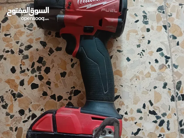 دريل ميلوكي مستخدم دبل بطاريه
