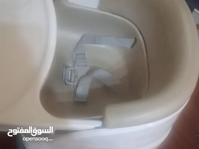 كرسي أطفال ماركة وقوي وفي حالة ممتازة جدا جدا