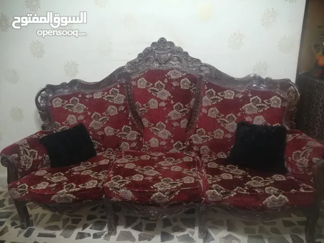 اطقم كنب مستعمله بحاله وسطيه كل التفاصيل بالصور