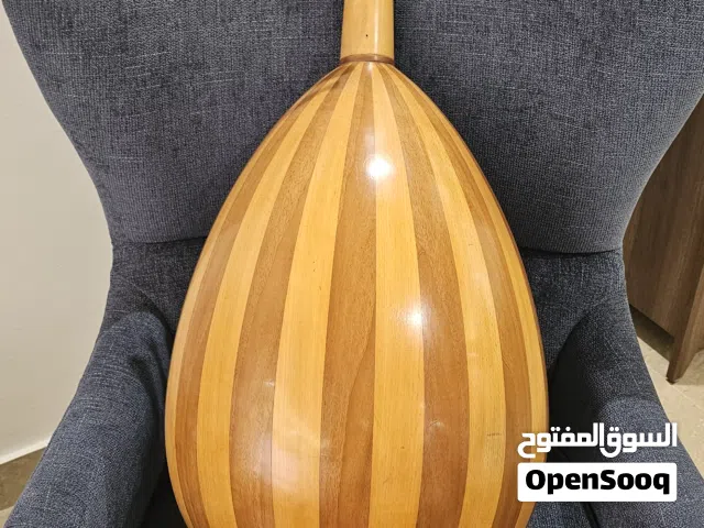 عود احترافي صناعة ابراهيم سكر سوريا حلب 2001  بحالة ممتازة جدا ً