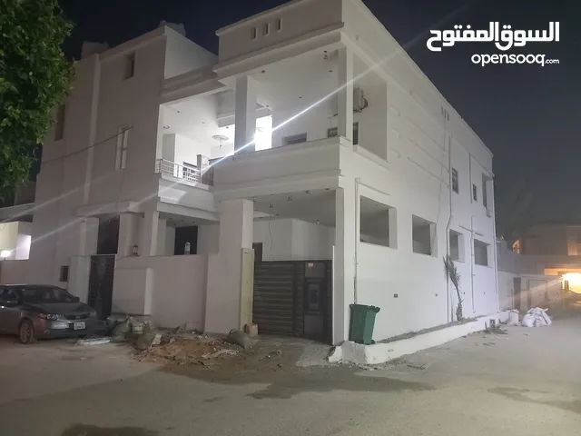 440 m2 More than 6 bedrooms Villa for Sale in Tripoli Al-Serraj