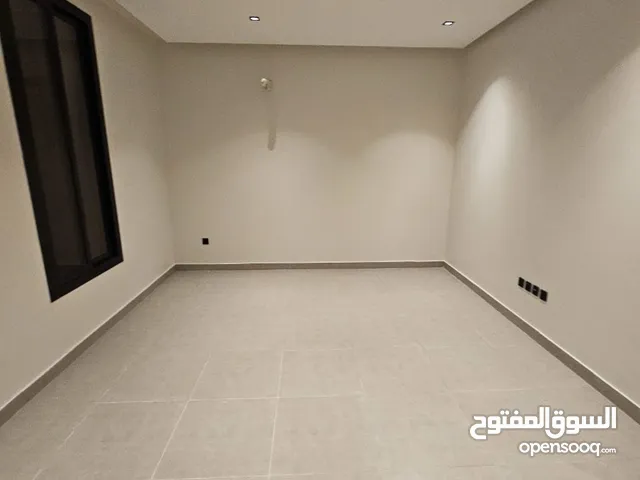 187 m2 3 Bedrooms Villa for Rent in Al Madinah Al Gharra