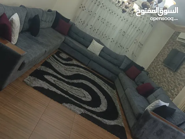 شقه طابق اول فني سوبر ديلوكس للبيع ..الحصن