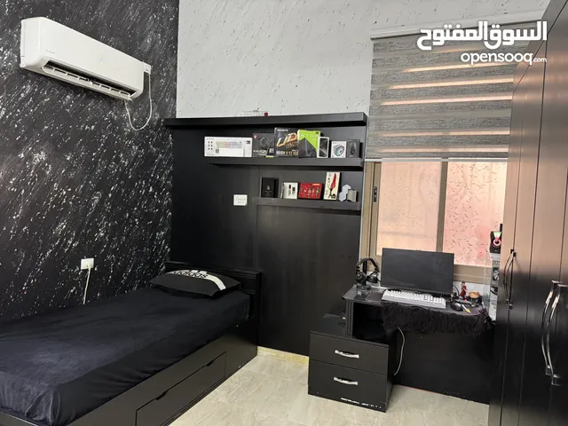 غرفة نوم خشب زان كامل تفصيل وليست جاهزة (شبابية). مع فرشة حرباوي اصلية