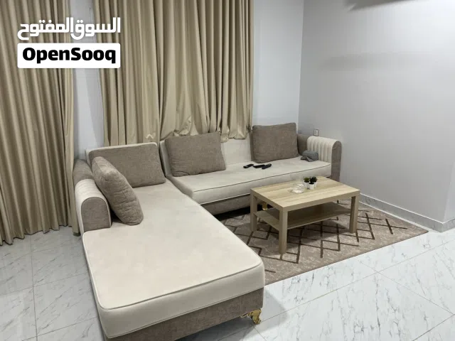 شقة جديدة مفروشة في القرم