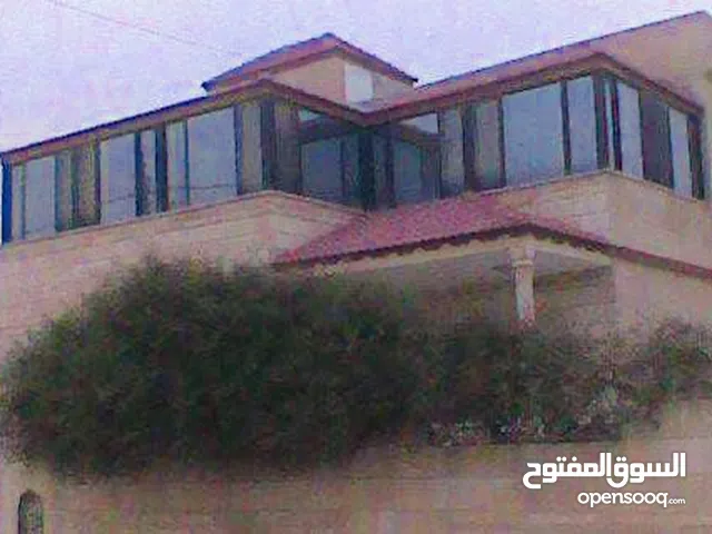 400 m2 More than 6 bedrooms Villa for Sale in Zarqa Al ghweariyyeh