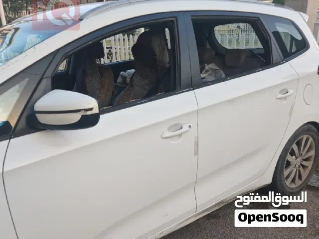 2016 كيا كارينز Luxury
