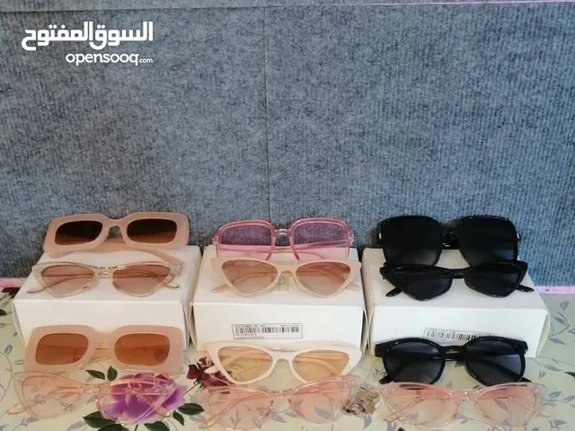 سيت نظارات نسائي مكون من 13 نظارة