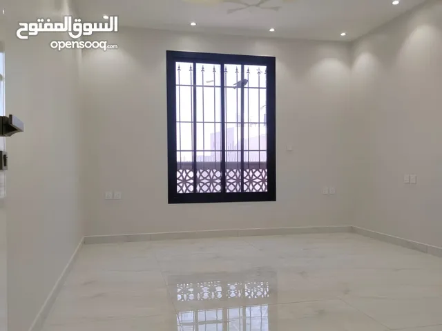 205 m2 5 Bedrooms Apartments for Rent in Al Madinah Alaaziziyah