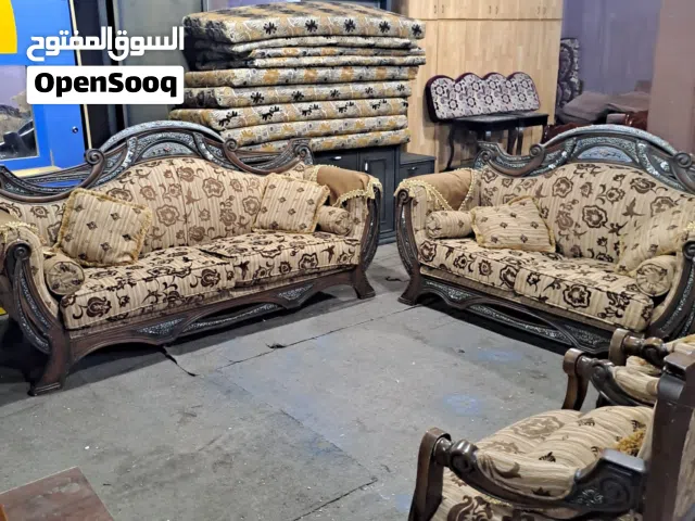 كنب 7 مقاعد 100 دينار وفراش عربي عدد 3 كل واحد سعر كل واحد 90 دينار