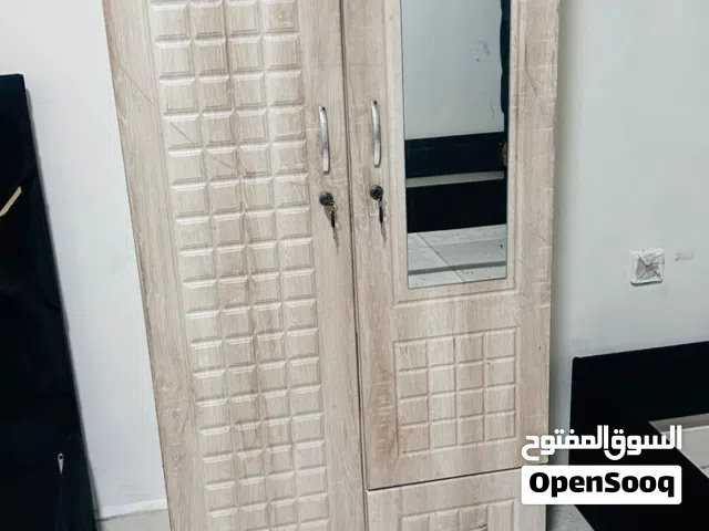 للبيع بالجملة أو بالتجزئة:عدد 43 سرير خشبي و 30 دولاب خشبي
