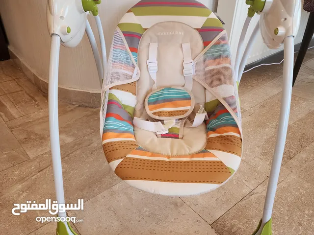 كرسي اطفال هزاز عالكهرباء لحد وزن 9 كغ من Mother Care .