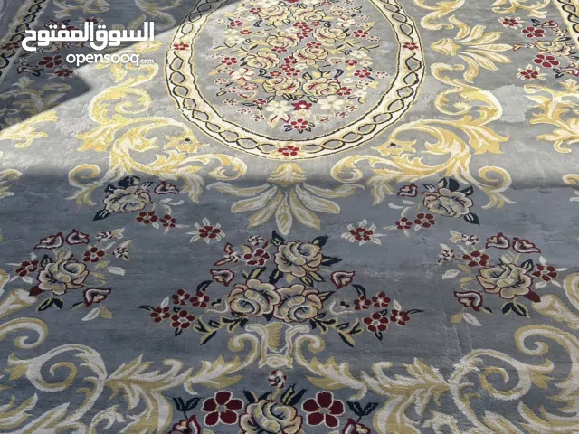 للبيع زوليتين و زولية ممر مستعملات نضاف جدداً