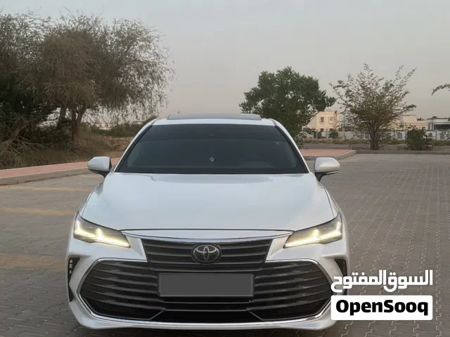 2022 تويوتا افالون Limited