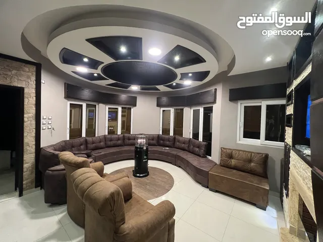 216 m2 5 Bedrooms Apartments for Sale in Irbid Al Rahebat Al Wardiah