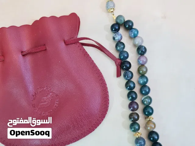 سبحة الأحجار الملونة متعددة الألوان مع جراب جلد فاخر – هدية مميزة و تصميم عصري فاخر