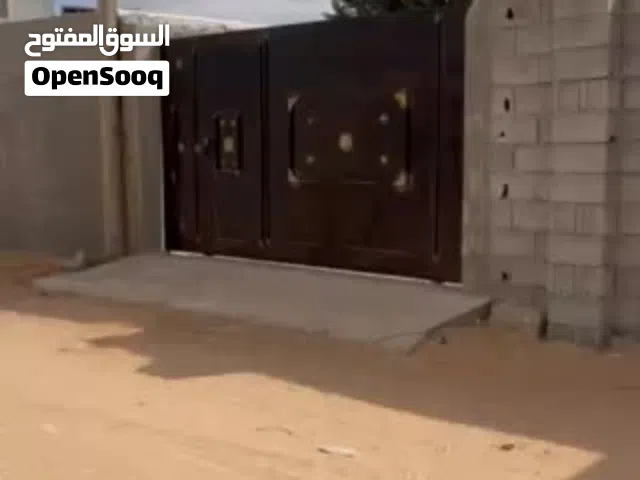 يوجد قطعة ارض للبيع في منطقة النشيع مساحة الأرض 500 متر وفيها بئير بالقرب من مقر النشيع