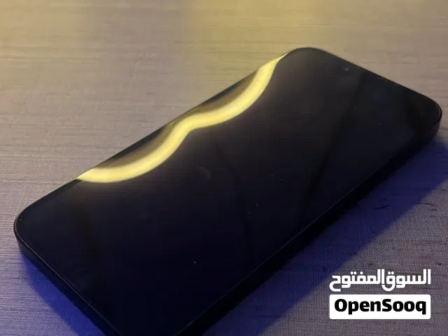 ايفون 13 عادي شبه جديد مافيشي ولا عيب